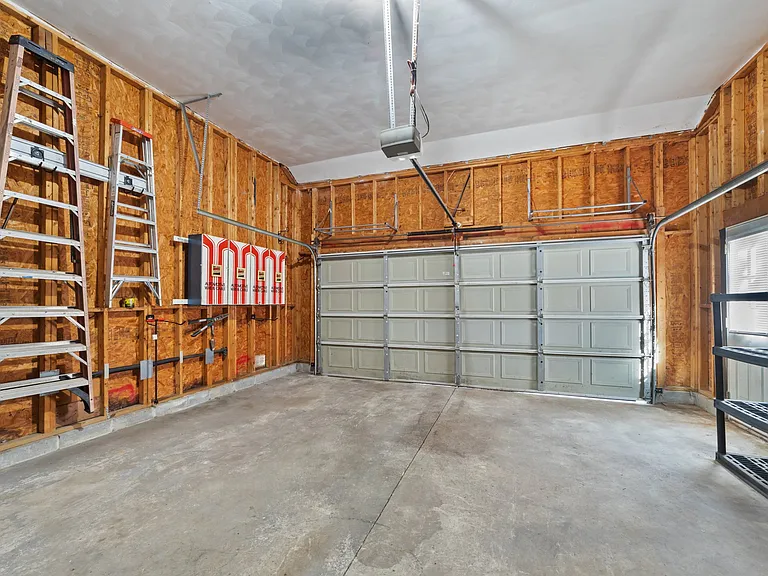 115 Jones St — Photo 29