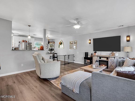 5th image of 1200 Pemberton Street