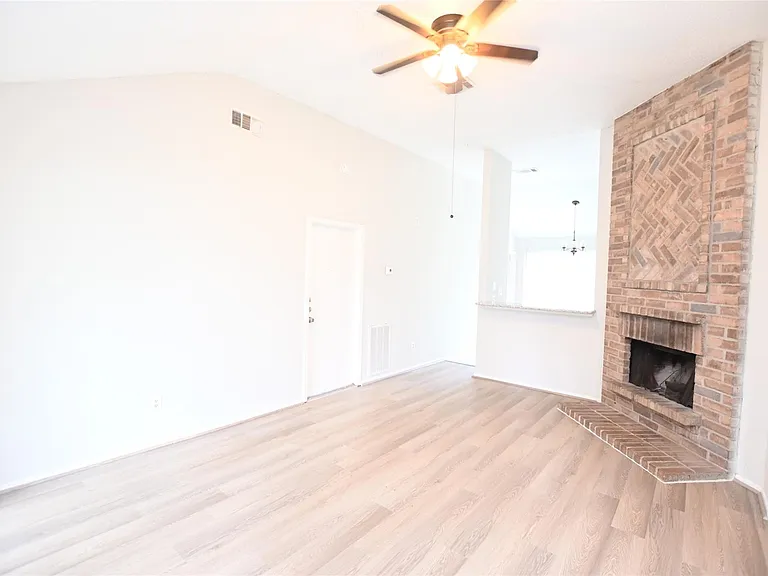 6702 Garden Canyon Dr — Photo 4