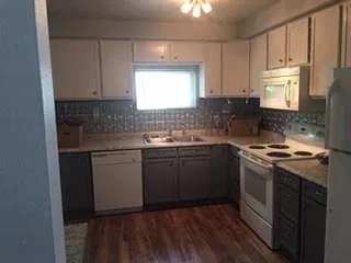 2 bed, 960 sqft, $1,750 — Photo 3