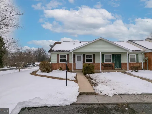 65 Nottingham Dr, Chambersburg, PA 17201