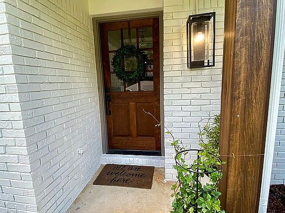 3rd image of 1130 Heritage Dr