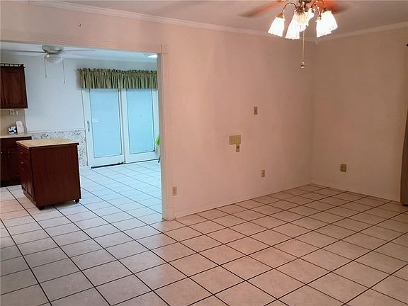 5th image of 4545 Ithaca St