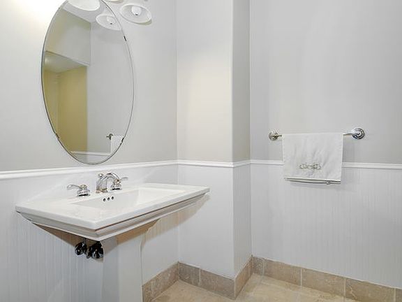 2nd image of 174 Washington St #410