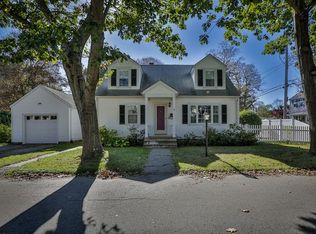 2 Garnet St, Newburyport, MA 01950