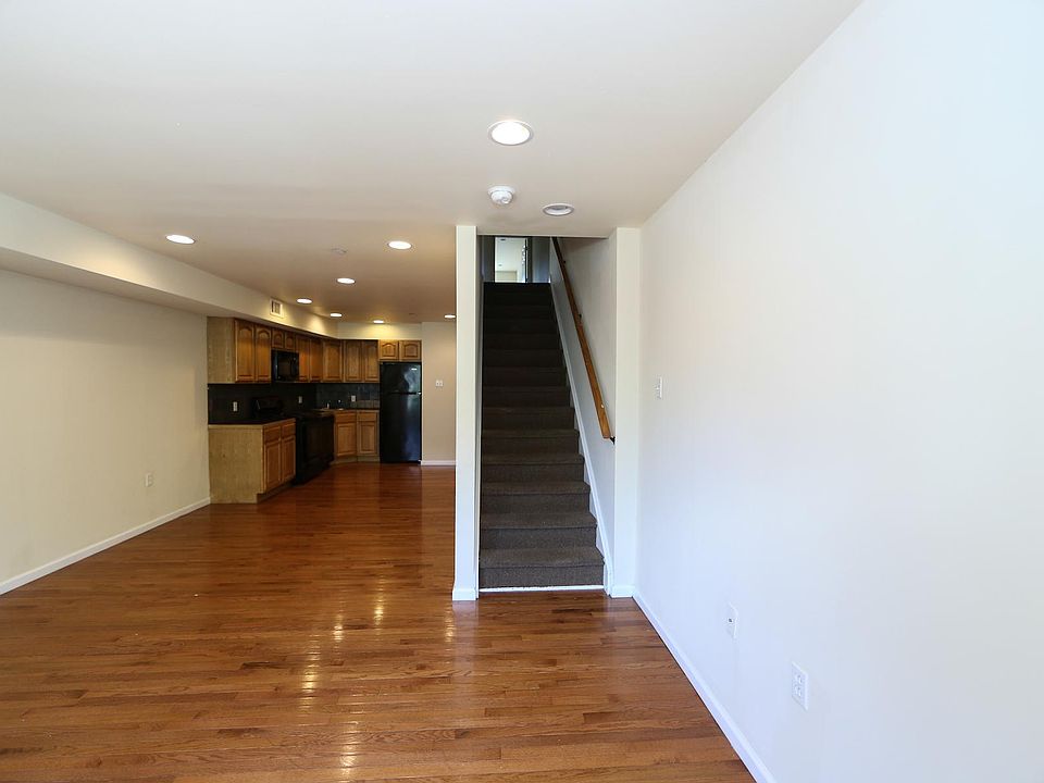 1st image of 1528 N Willington St #B