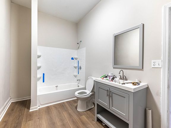 5th image of 2300 S Blue Island Ave #2