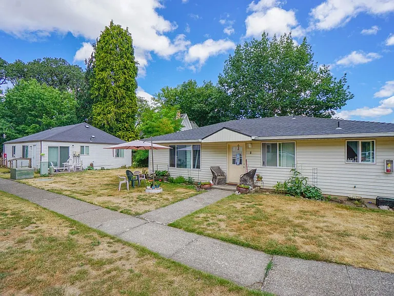 1655 Douglas St — Photo 7