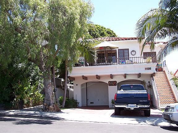 Walking Distance to Park and School