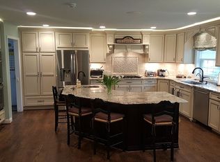 10210 Yellow Pine Dr, Vienna, VA 22182