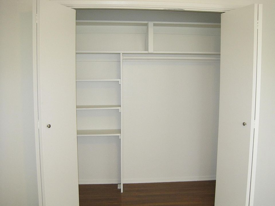 2nd image of 1016 N Orange Grove Ave APT 7