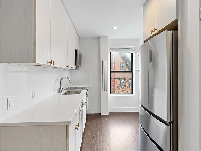 140 Orchard St #10 — Photo 11