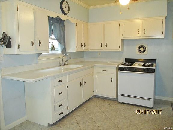 2nd image of 78 Van Buren St