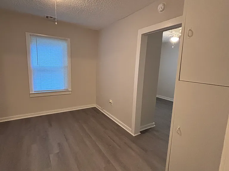 301 N Kates Ave — Photo 17