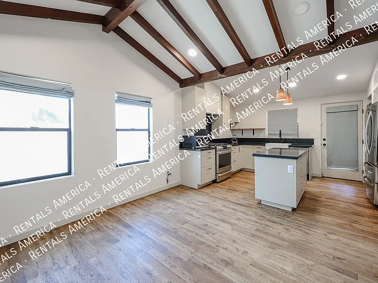 3809 N 9th St — Photo 10