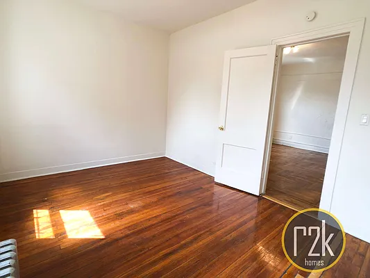 Rented by Realty 2000 Corp | media 16