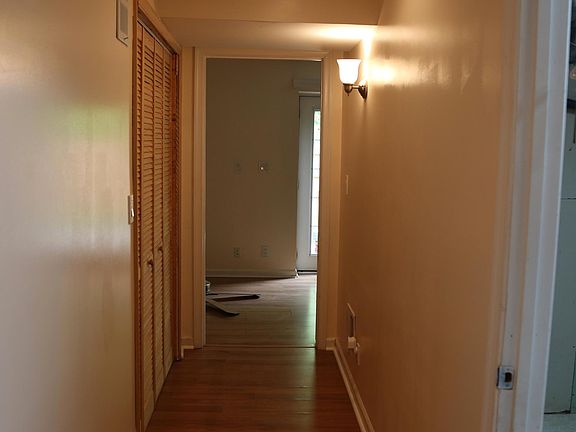 3rd image of 34 Bristol Ct