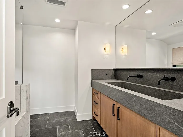 709 Emerald Bay — Photo 15
