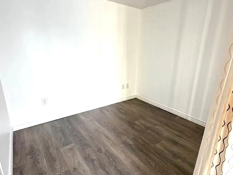 159 Dundas St E #610 — Photo 12