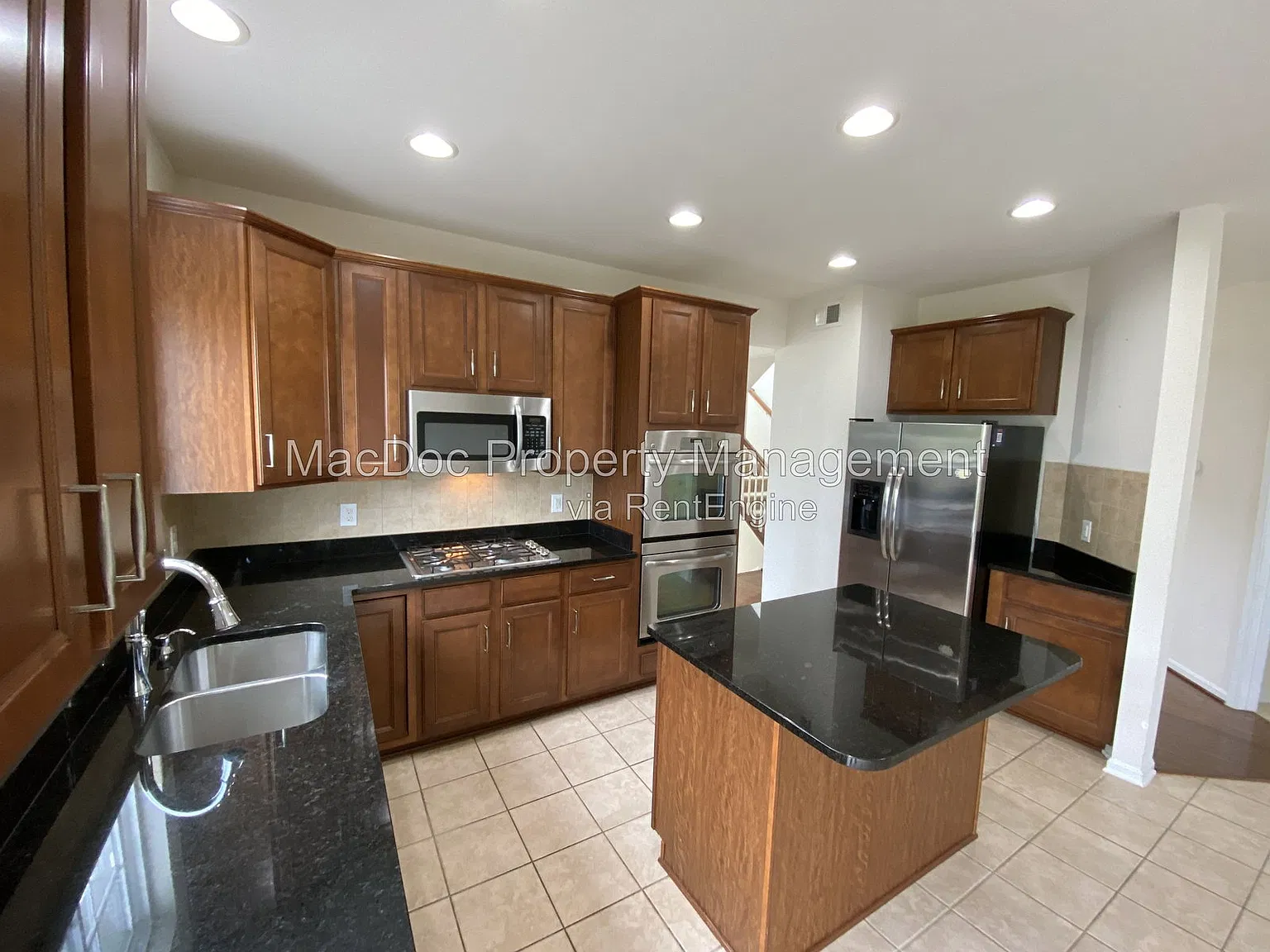4 bed, 2.5 bath, 2638 sqft, $3,295 — Photo 3