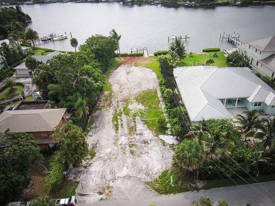 2nd image of 19310 Pine Tree Dr