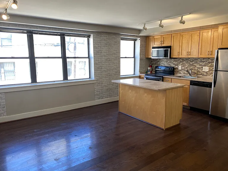 212 Oakwood St SE #108 — Photo 5