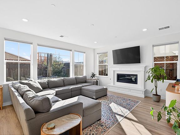 3rd image of 7448 Wendy Drive