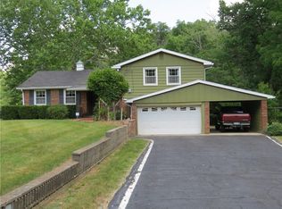 6403 E Roselyn Dr, Mooresville, IN 46158