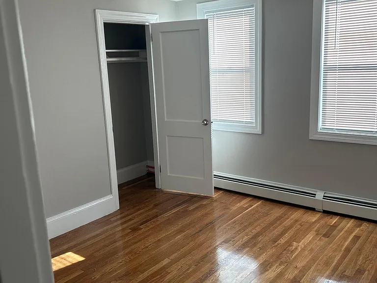 18 Arlington St — Photo 11