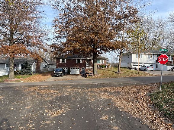 5th image of 1939 Safari Dr