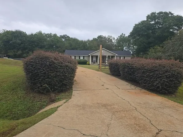 385 Reed Rd, West Point, GA 31833