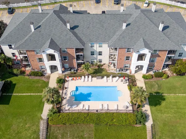 12386 River Highlands Dr Unit J, Saint Amant, LA 70774