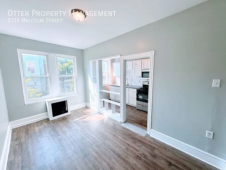 5318 Malcolm St — Photo 11