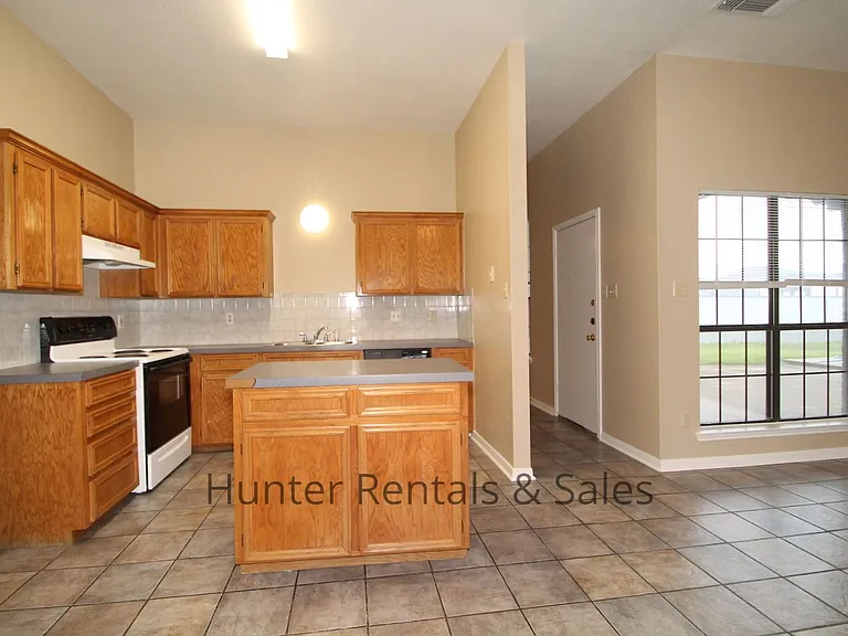 1012 Windy Hill Rd — Photo 7