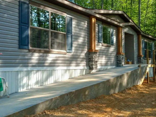 915 Yellow Breeches Rd, Cosby, TN 37722