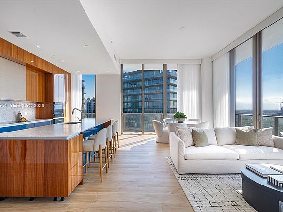 5th image of 2655 S Bayshore Dr #1911