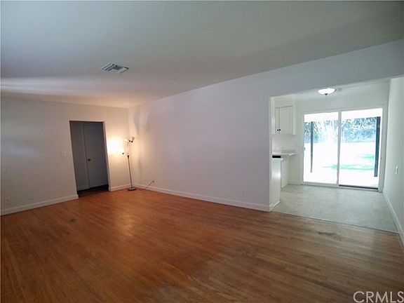 3rd image of 31735 Avenue N