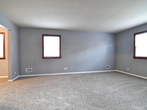 3rd image of 316 Idlewylde Dr APT 3