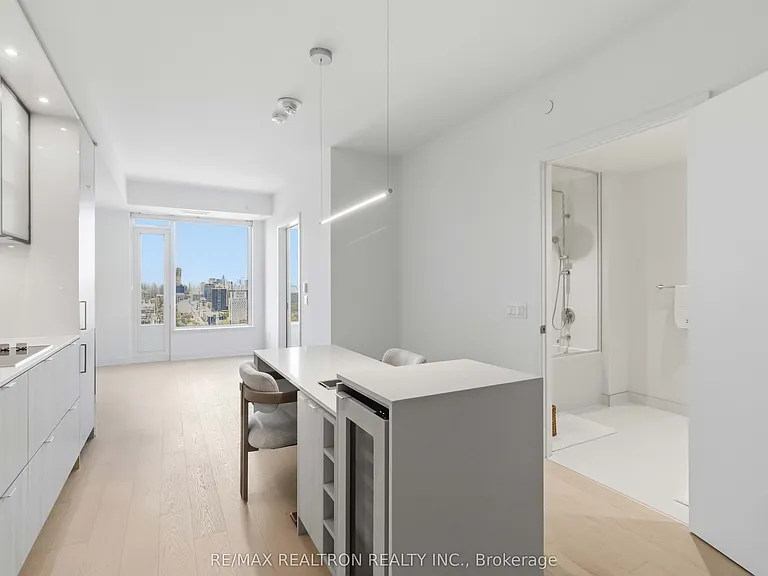11 Yorkville Ave #3403 — Photo 7