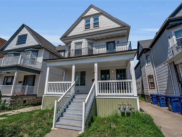 2206 Main St #2 — Photo 3