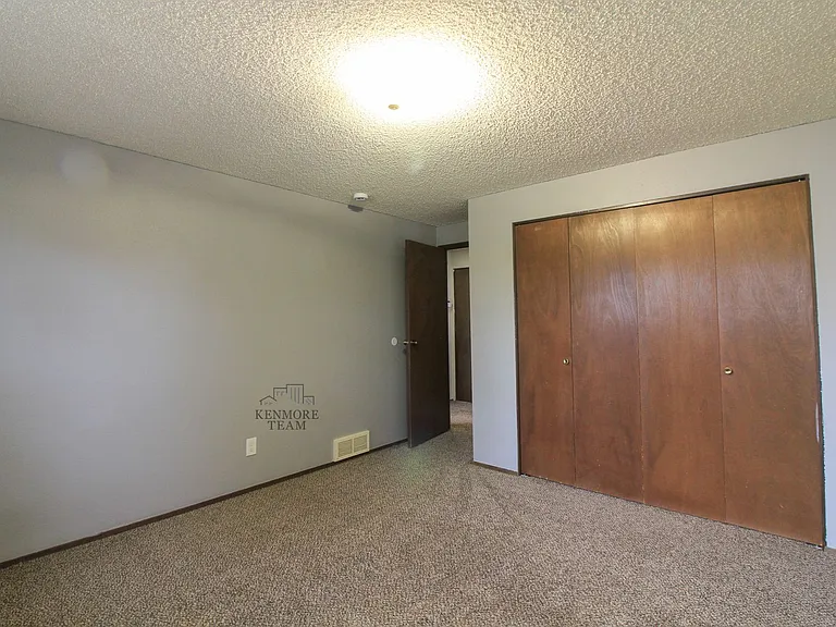411 Snyder St — Photo 12