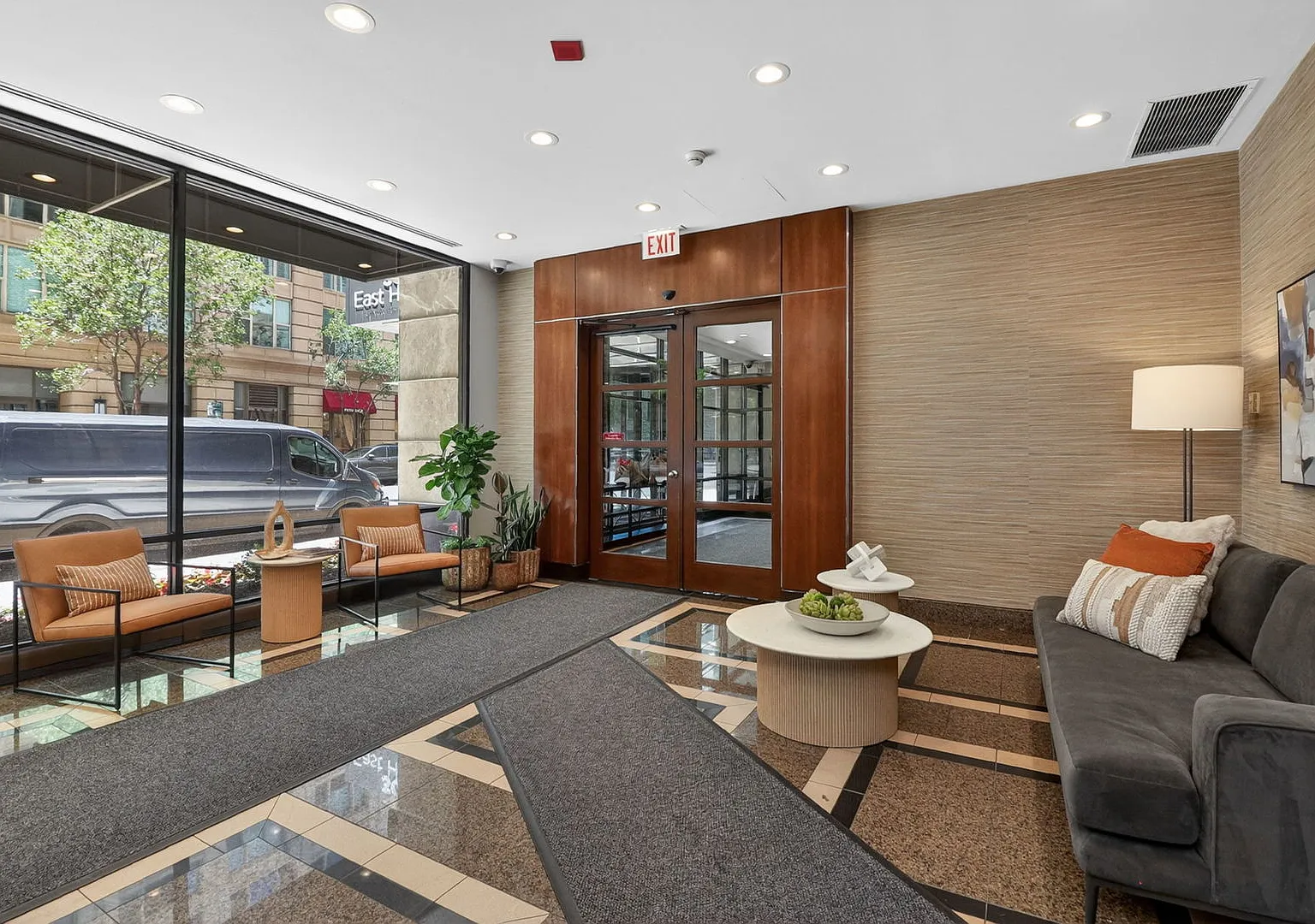 1 bed, 720 sqft, $2,400 — Photo 4