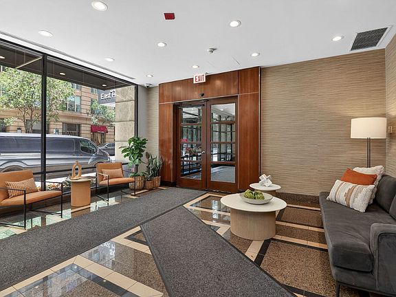 4th image of 30 E Huron St APT 4610