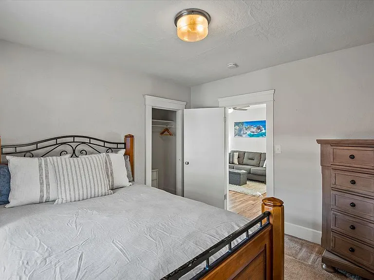 117 Glenwood Ave — Photo 13
