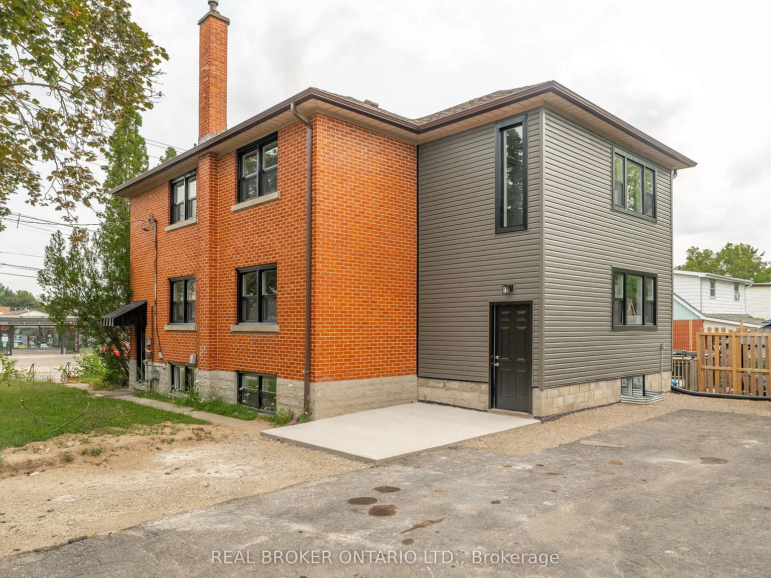 3 bed, $2,200 — Photo 1