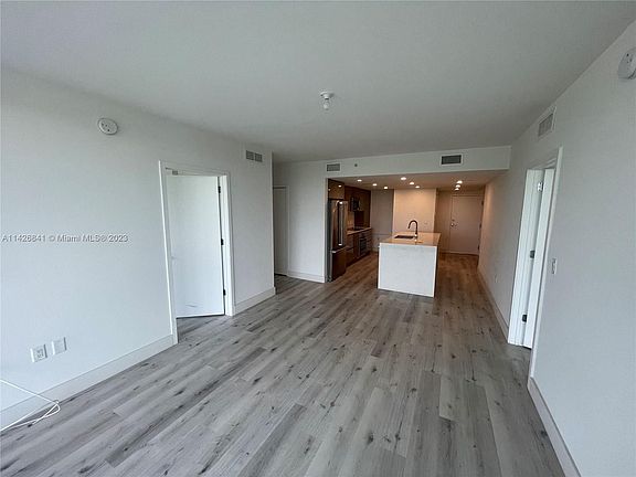 4th image of 13800 Highland Dr #609