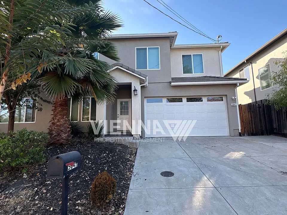 5841 Del Campo Ln