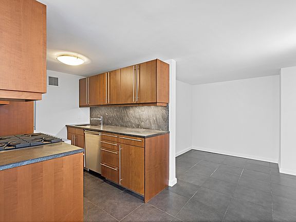 5th image of 305 2nd Ave APT 304