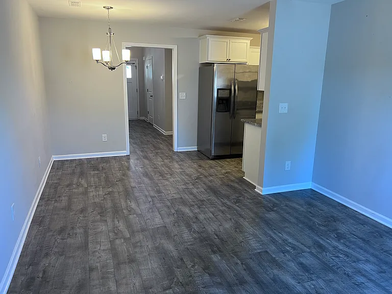 3250 Clemons Cir — Photo 6
