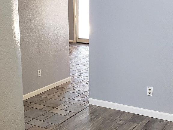 3rd image of 1291 Mohr Cir